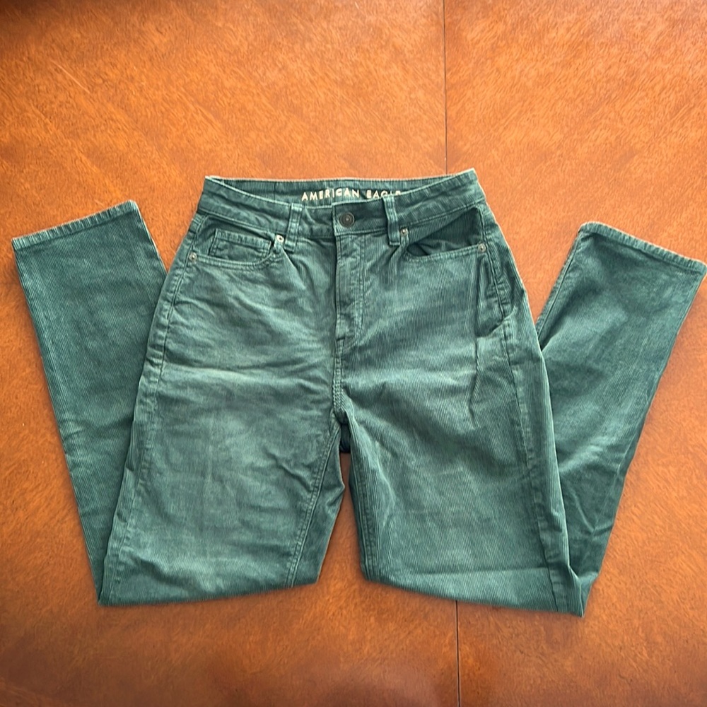 Green! American Eagle corduroy Mom Straight Cords